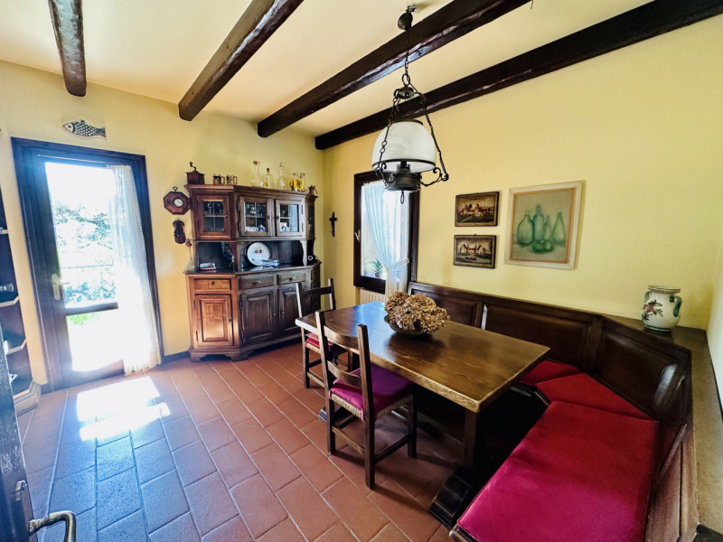 PIANEZZE S.L.: A pochi minuti dal centro di Marostica, in zona Pianezze, proponiamo in vendita un...