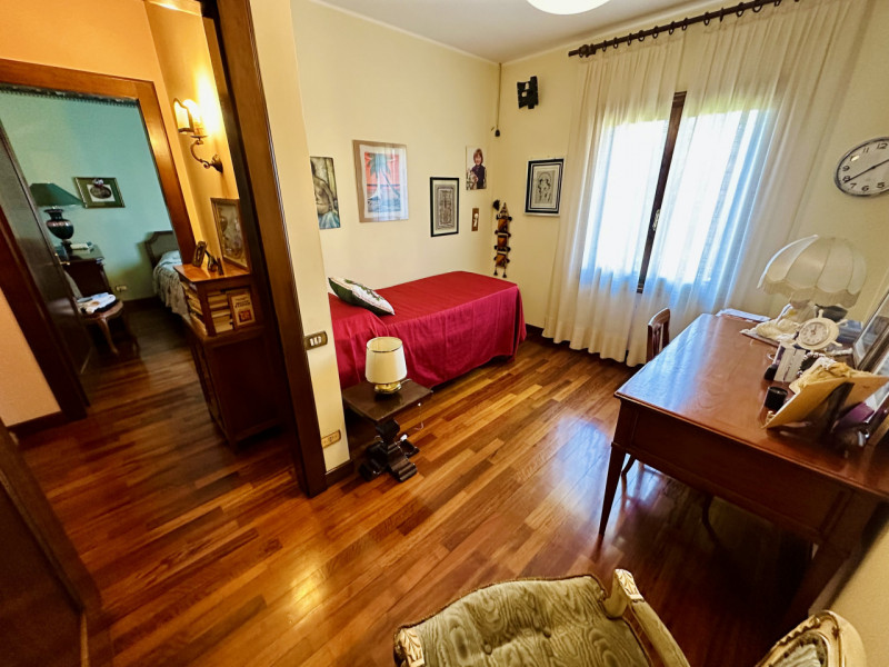 PIANEZZE S.L.: A pochi minuti dal centro di Marostica, in zona Pianezze, proponiamo in vendita un...