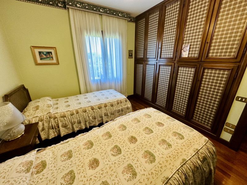 PIANEZZE S.L.: A pochi minuti dal centro di Marostica, in zona Pianezze, proponiamo in vendita un...