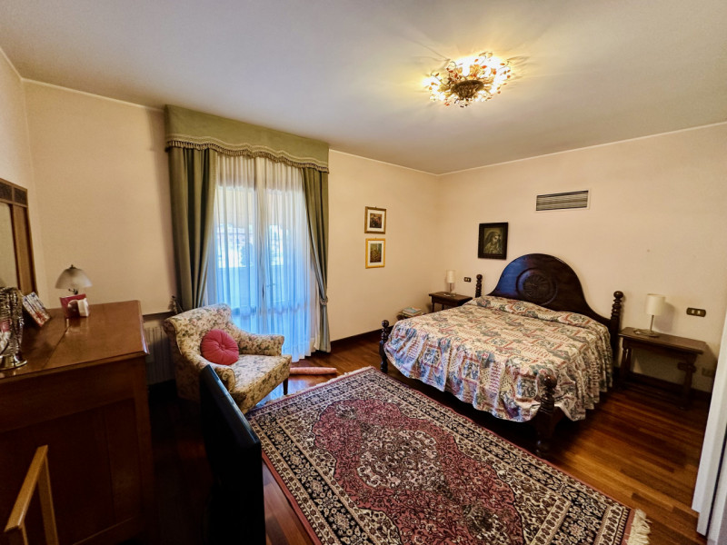 PIANEZZE S.L.: A pochi minuti dal centro di Marostica, in zona Pianezze, proponiamo in vendita un...