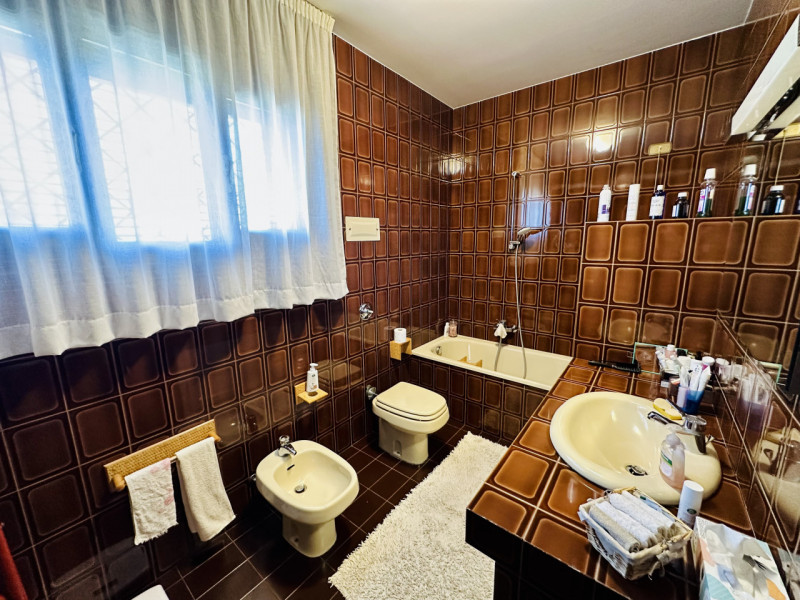 PIANEZZE S.L.: A pochi minuti dal centro di Marostica, in zona Pianezze, proponiamo in vendita un...