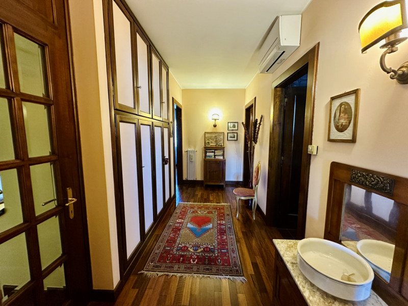 PIANEZZE S.L.: A pochi minuti dal centro di Marostica, in zona Pianezze, proponiamo in vendita un...