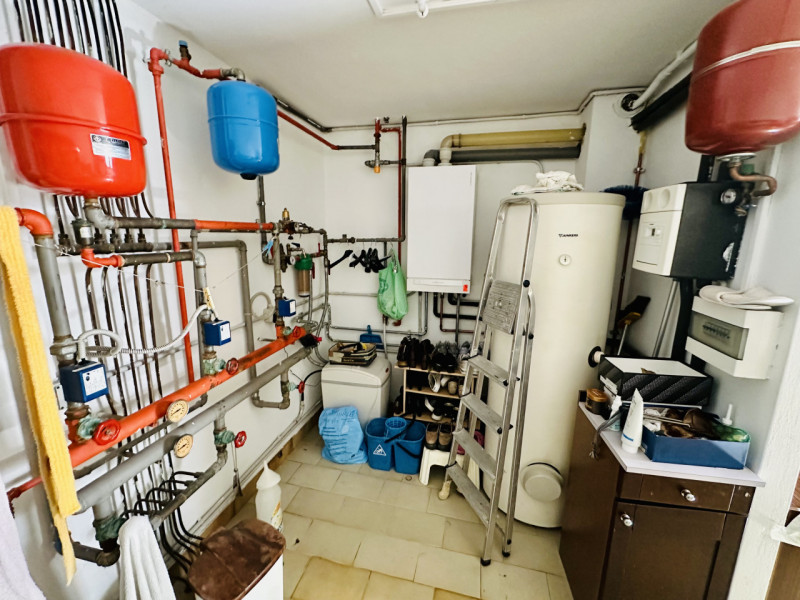 PIANEZZE S.L.: A pochi minuti dal centro di Marostica, in zona Pianezze, proponiamo in vendita un...