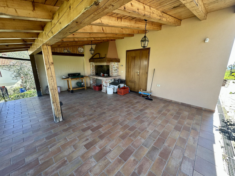 PIANEZZE S.L.: A pochi minuti dal centro di Marostica, in zona Pianezze, proponiamo in vendita un...