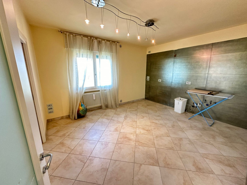 TAGGI' DI SOTTO - In centro alla frazione comoda a tutti i servizi principali della zona. Apparta...