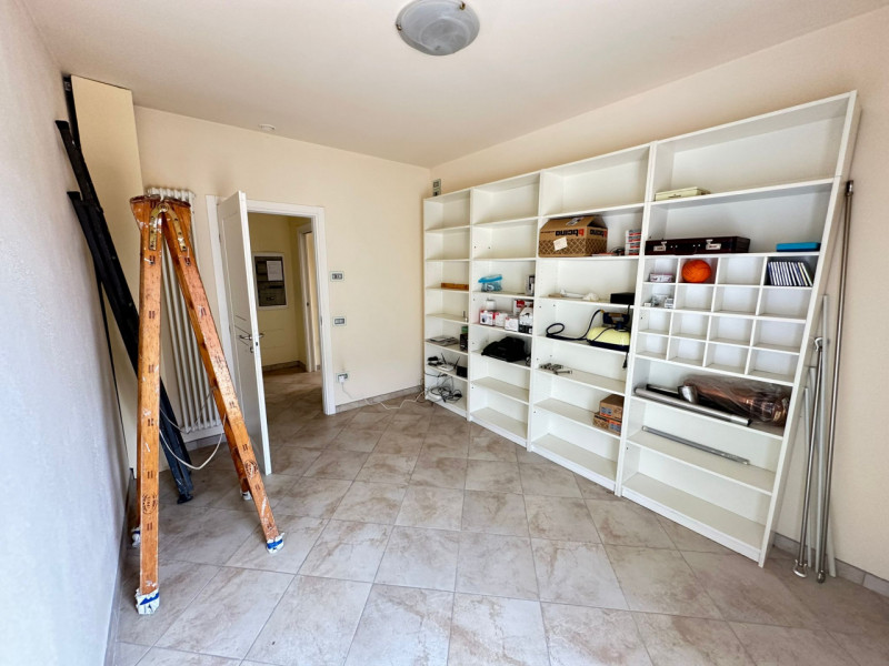 TAGGI' DI SOTTO - In centro alla frazione comoda a tutti i servizi principali della zona. Apparta...