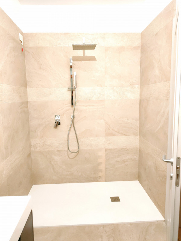 Prato della Valle piano nobile completamente ristrutturato con finiture di pregio composto da: in...