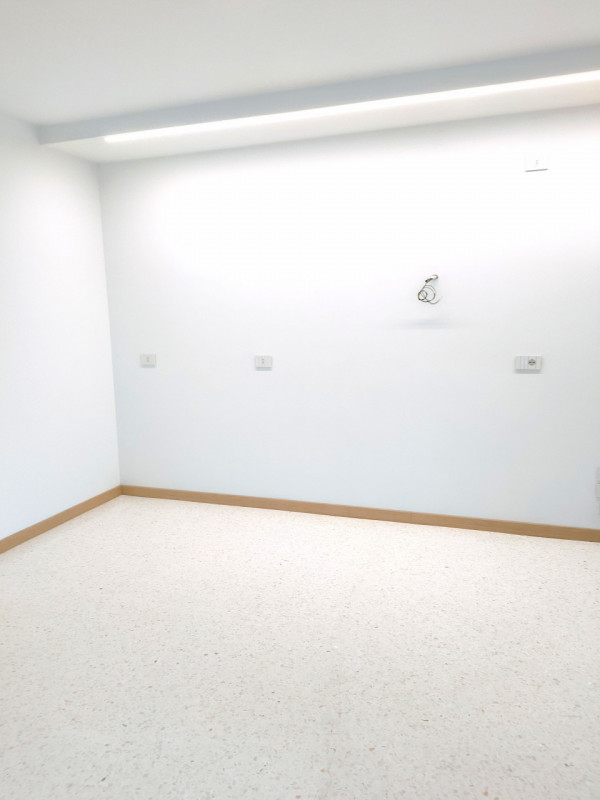 Prato della Valle piano nobile completamente ristrutturato con finiture di pregio composto da: in...