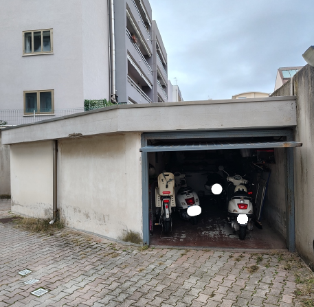 Rif. A.A.298-25

Vendita all'asta - appartamento al 2° piano con garage in data 26 maggio 2026

D...