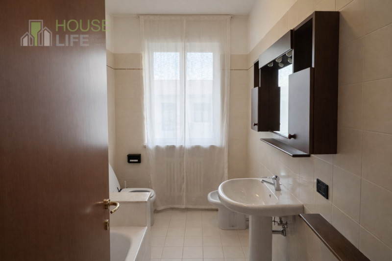 CARRE' - Loc. Pra Secco: all'interno di un residence in zona residenziale tranquilla e ricercata,...