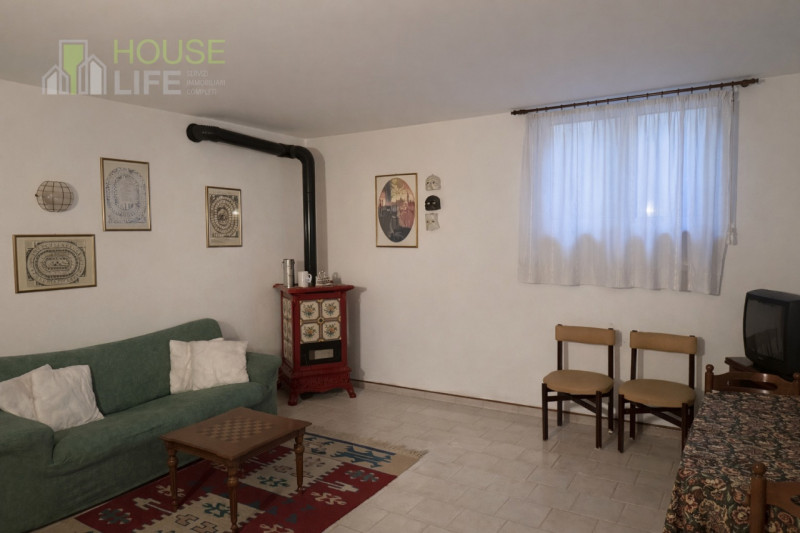 CARRE' - Loc. Pra Secco: all'interno di un residence in zona residenziale tranquilla e ricercata,...