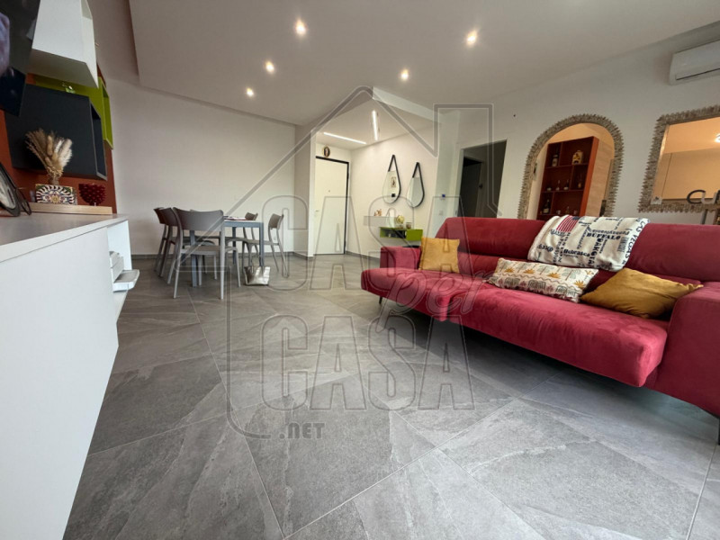 rif. PDRUB - per info Marilena m. 327 7153302.

A soli 100 metri dalla fermata del tram, proponia...