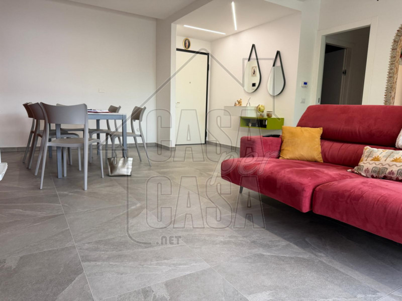 rif. PDRUB - per info Marilena m. 327 7153302.

A soli 100 metri dalla fermata del tram, proponia...