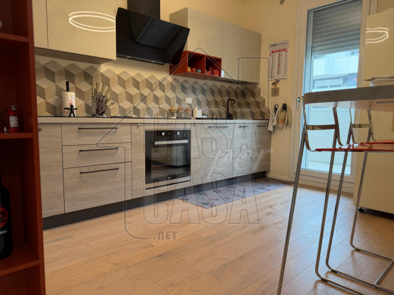 rif. PDRUB - per info Marilena m. 327 7153302.

A soli 100 metri dalla fermata del tram, proponia...