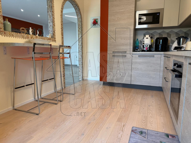 rif. PDRUB - per info Marilena m. 327 7153302.

A soli 100 metri dalla fermata del tram, proponia...