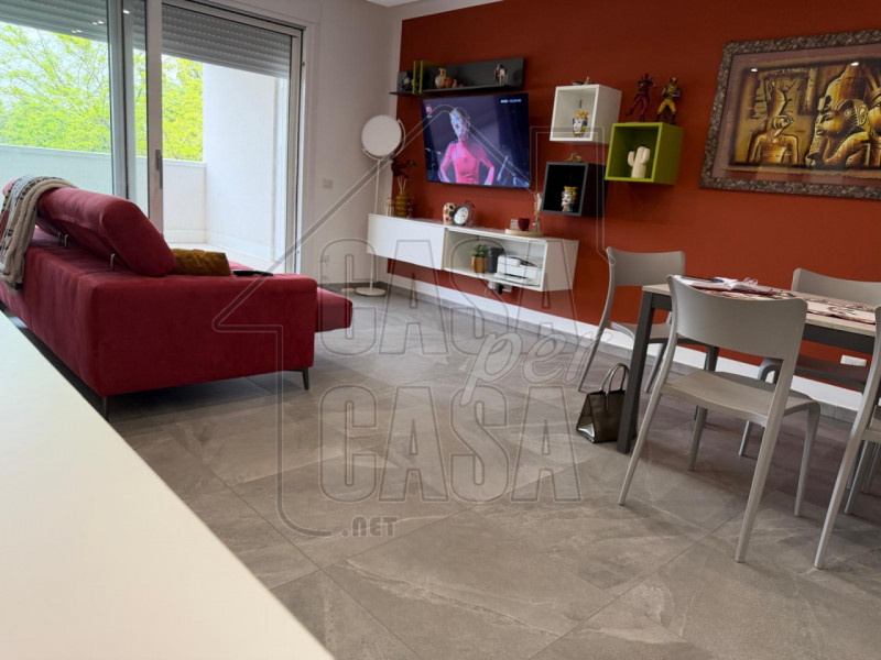 rif. PDRUB - per info Marilena m. 327 7153302.

A soli 100 metri dalla fermata del tram, proponia...