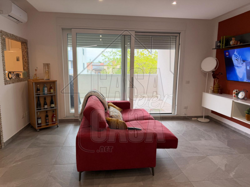 rif. PDRUB - per info Marilena m. 327 7153302.

A soli 100 metri dalla fermata del tram, proponia...