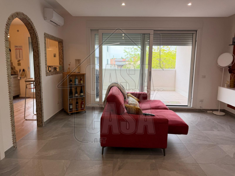 rif. PDRUB - per info Marilena m. 327 7153302.

A soli 100 metri dalla fermata del tram, proponia...