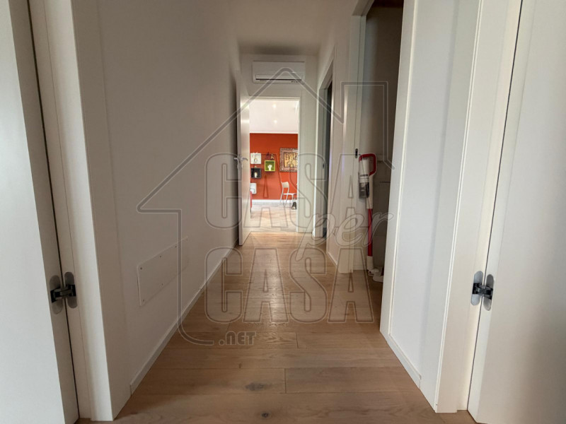 rif. PDRUB - per info Marilena m. 327 7153302.

A soli 100 metri dalla fermata del tram, proponia...