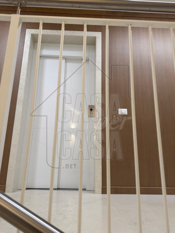 rif. PDRUB - per info Marilena m. 327 7153302.

A soli 100 metri dalla fermata del tram, proponia...