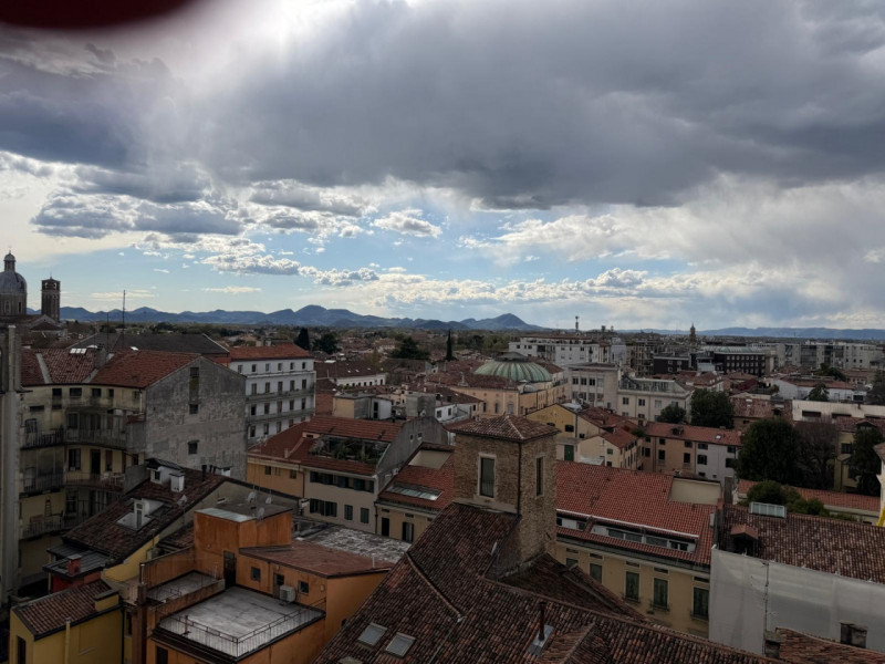 Rif. PDINS9

per info Marilena m. 3277153302

Nel cuore di Padova, proponiamo in vendita un ampio...
