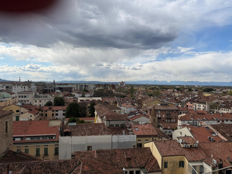 Rif. PDINS9

per info Marilena m. 3277153302

Nel cuore di Padova, proponiamo in vendita un ampio...