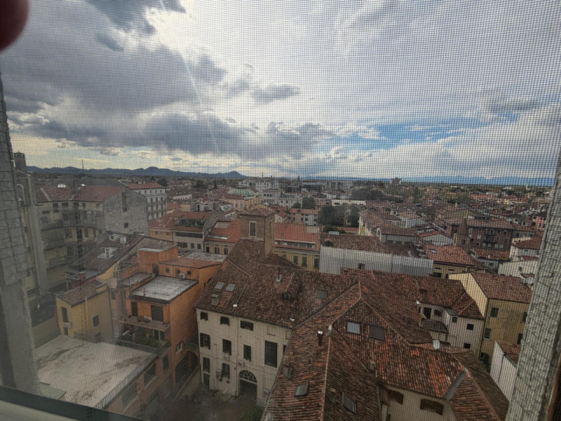 Rif. PDINS9

per info Marilena m. 3277153302

Nel cuore di Padova, proponiamo in vendita un ampio...