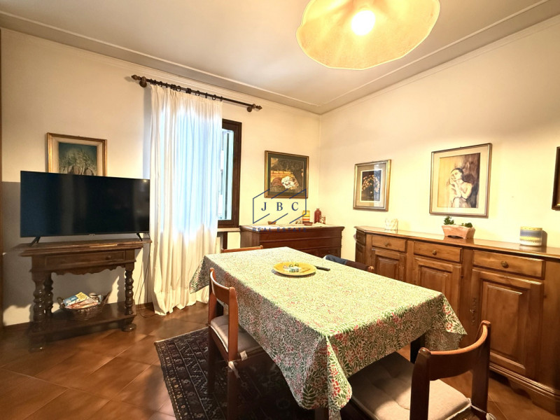 ODERZO - (Treviso)
Proponiamo in esclusiva un interessante appartamento trilocale situato a pochi...