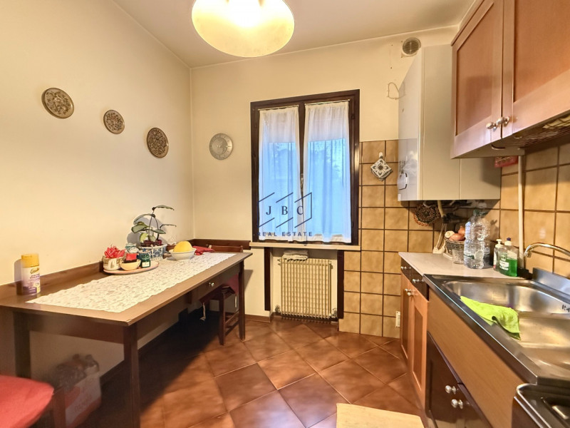 ODERZO - (Treviso)
Proponiamo in esclusiva un interessante appartamento trilocale situato a pochi...