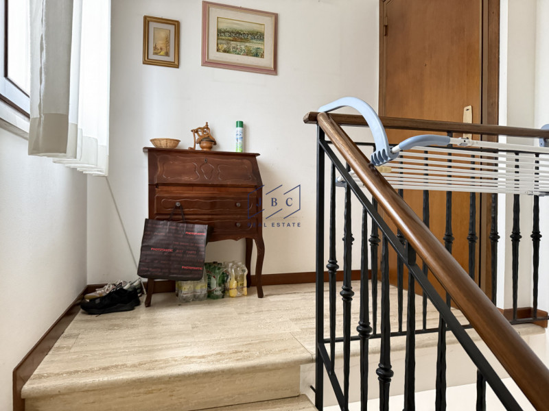 ODERZO - (Treviso)
Proponiamo in esclusiva un interessante appartamento trilocale situato a pochi...