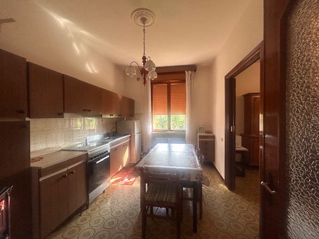 L'agenzia Iris è lieta di presentare una splendida casa singola in vendita, situata nella tranqui...