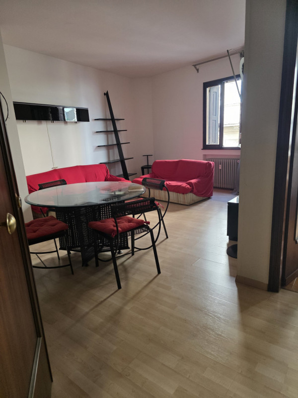 Scopri un'opportunità unica di vivere nel cuore pulsante del Centro Storico di Padova con questo ...