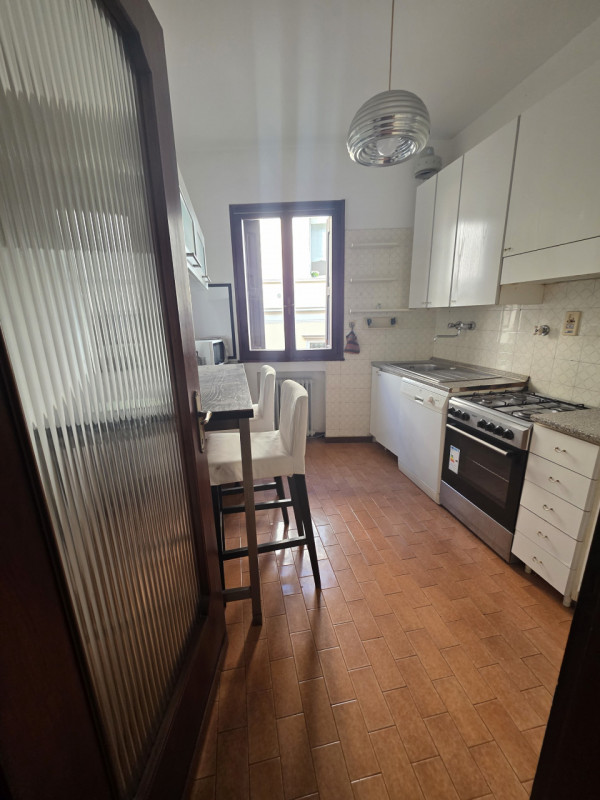 Scopri un'opportunità unica di vivere nel cuore pulsante del Centro Storico di Padova con questo ...