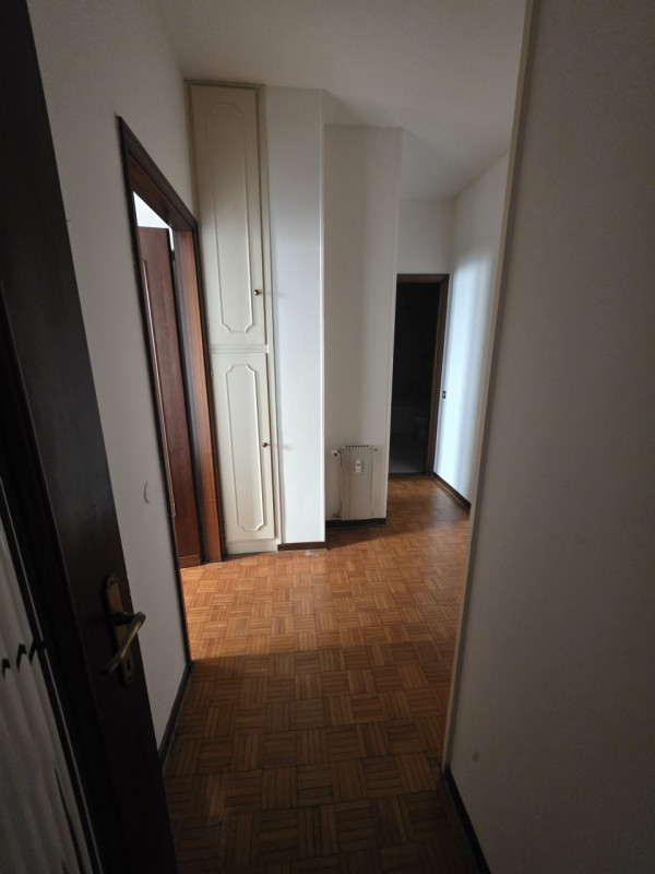 Scopri un'opportunità unica di vivere nel cuore pulsante del Centro Storico di Padova con questo ...