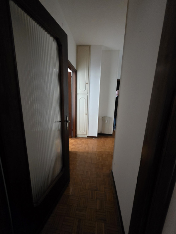 Scopri un'opportunità unica di vivere nel cuore pulsante del Centro Storico di Padova con questo ...