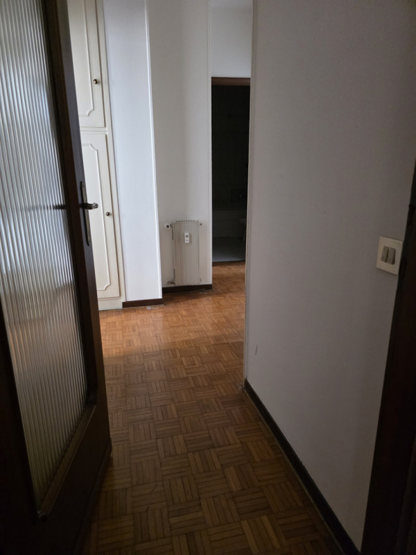 Scopri un'opportunità unica di vivere nel cuore pulsante del Centro Storico di Padova con questo ...