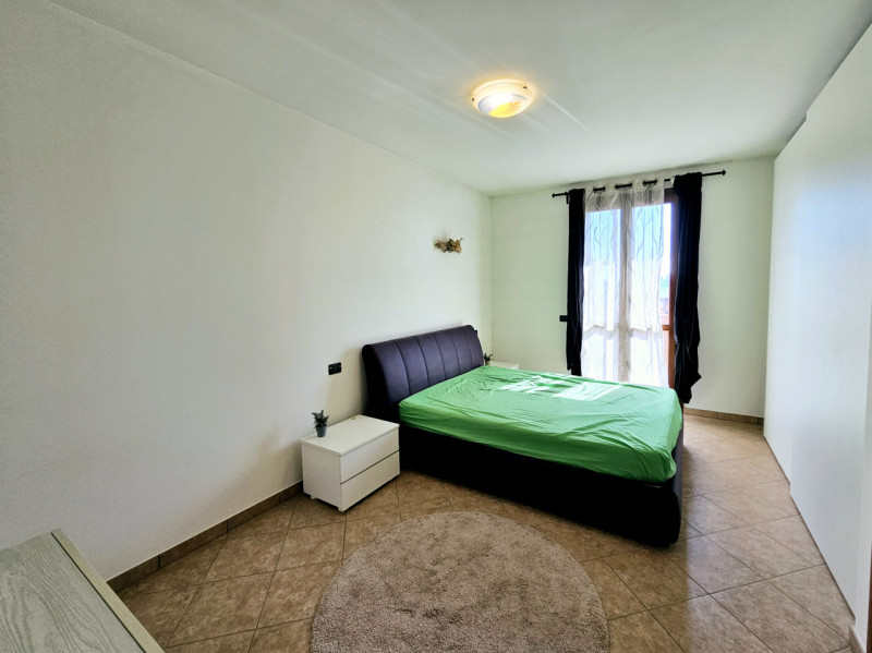 Proponiamo in vendita, in un bel quartiere residenziale a Villamarzana, splendida villetta a schi...