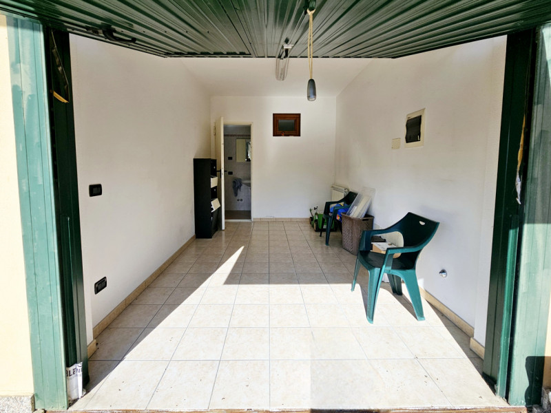 Proponiamo in vendita, in un bel quartiere residenziale a Villamarzana, splendida villetta a schi...