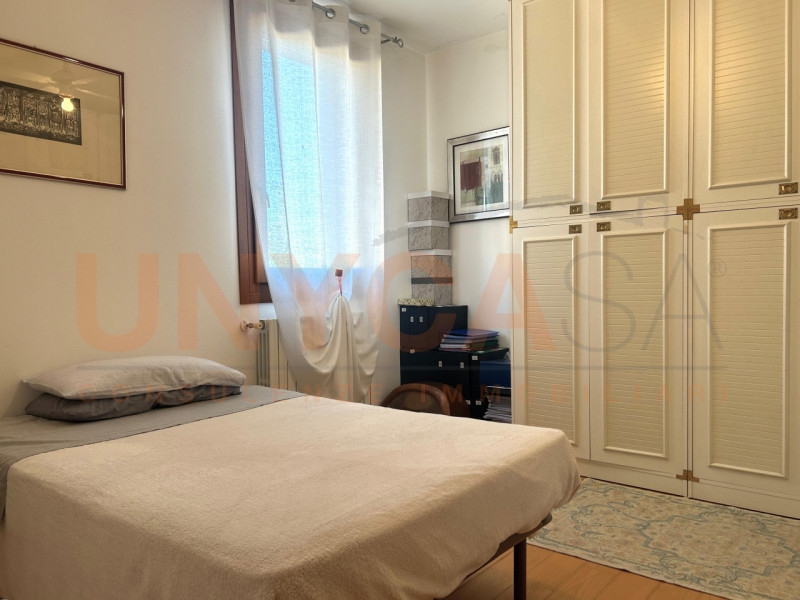 PADOVA - zona Chiesanuova: in una zona residenziale tranquilla e ben servita, proponiamo una trif...