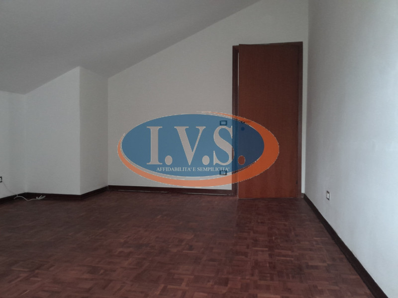 Spazi da sogno e luce naturale: il tuo tricamere indipendente a Montegaldella!
Cerchi una casa do...