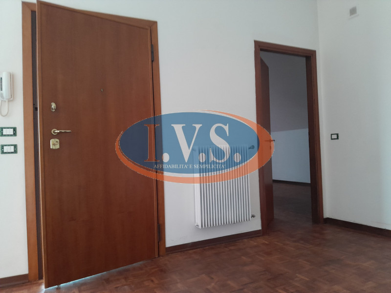 Spazi da sogno e luce naturale: il tuo tricamere indipendente a Montegaldella!
Cerchi una casa do...