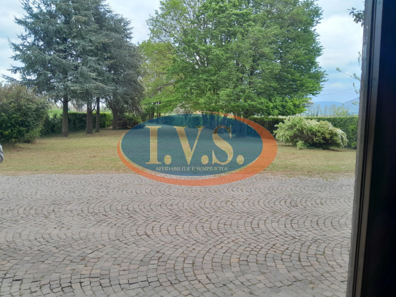 Spazi da sogno e luce naturale: il tuo tricamere indipendente a Montegaldella!
Cerchi una casa do...