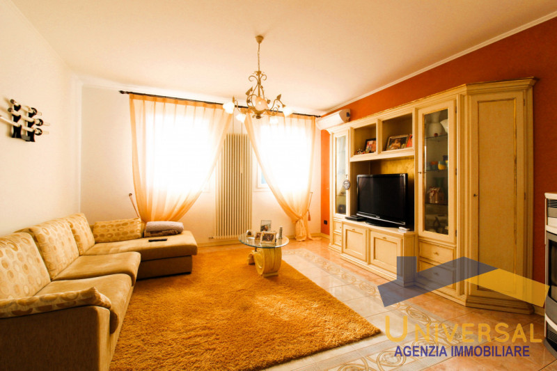 CAMPOSAMPIERO – Splendida villa singola, già predisposta per la divisione in due unità indipenden...