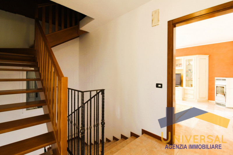 CAMPOSAMPIERO – Splendida villa singola, già predisposta per la divisione in due unità indipenden...