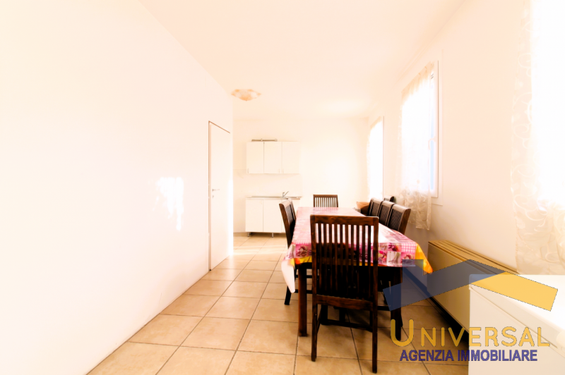 CAMPOSAMPIERO – Splendida villa singola, già predisposta per la divisione in due unità indipenden...