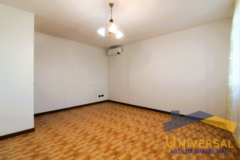 CAMPOSAMPIERO – Splendida villa singola, già predisposta per la divisione in due unità indipenden...