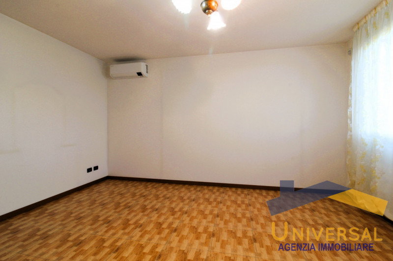 CAMPOSAMPIERO – Splendida villa singola, già predisposta per la divisione in due unità indipenden...