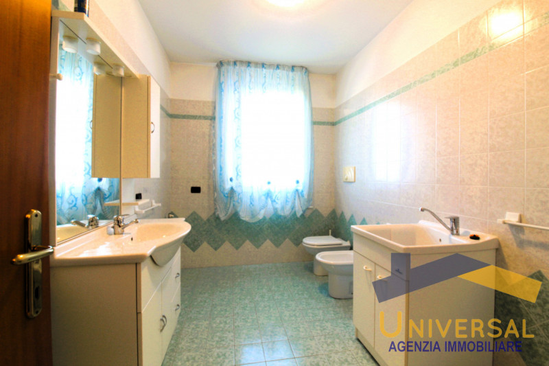 CAMPOSAMPIERO – Splendida villa singola, già predisposta per la divisione in due unità indipenden...