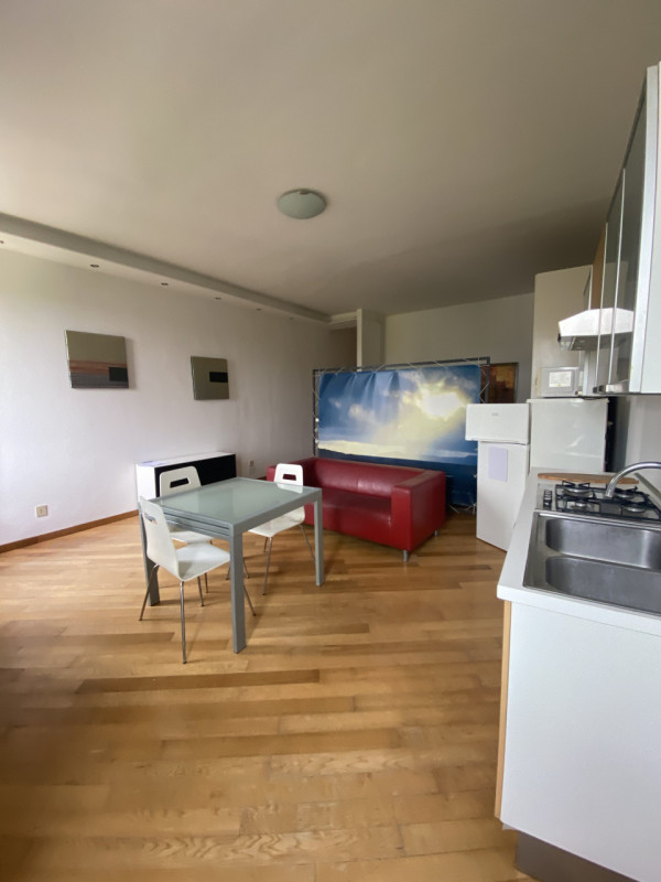 Centro zona Specola Riviere Monolocale ampio piano alto con ascensore ingressino ampio monolocale...