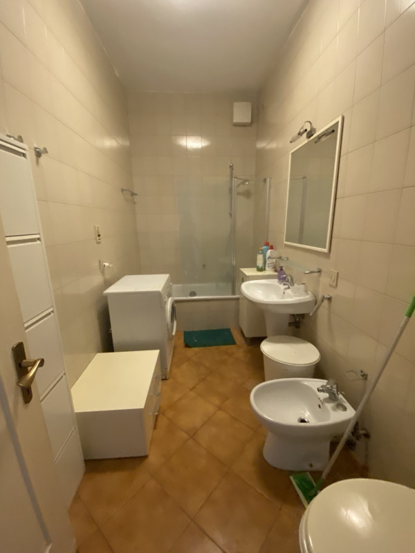 Centro zona Specola Riviere Monolocale ampio piano alto con ascensore ingressino ampio monolocale...